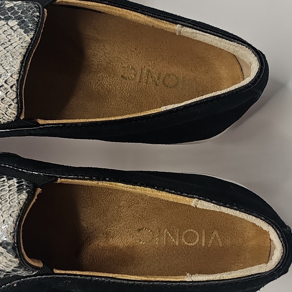 Vionic Slip-on Loafer, Black, Snake Print Size 7 Womens - Picture 5 of 6
